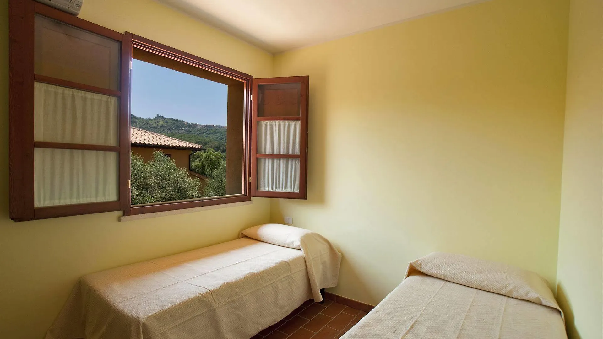Borgo Etrusco Aparthotel Scarlino 4*,